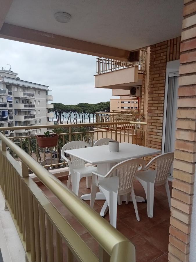 Seafront Pineda Apartment La Pineda